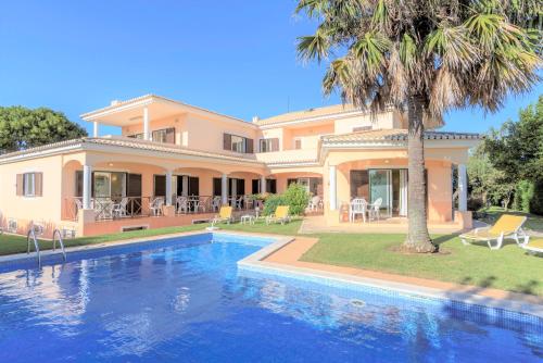 Πισίνα στο ή κοντά στο Canavial I & II Apartamentos