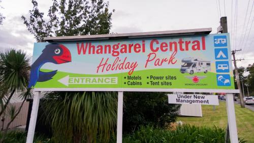 a sign for a wimbledon central holiday park at Whangarei Central Holiday Park in Whangarei