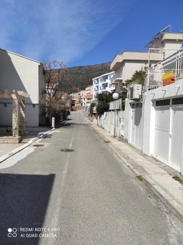 Gambar di galeri bagi Apartments Anne di Petrovac na Moru