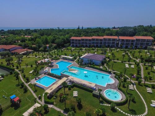 Бассейн в Apparthotel San Sivino или поблизости