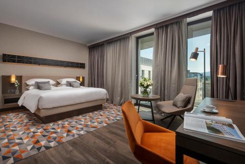 Ένα ή περισσότερα κρεβάτια σε δωμάτιο στο Hyatt Regency Sofia
