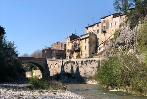 Afbeelding uit fotogalerij van Apartment Pont Romain in Vaison-la-Romaine
