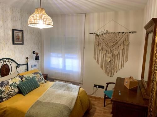 Ein Bett oder Betten in einem Zimmer der Unterkunft BERMEJO Piso en el Centro con Wifi