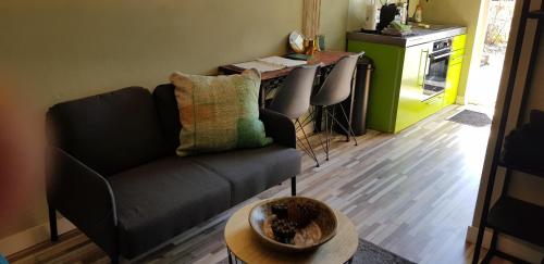Η κουζίνα ή μικρή κουζίνα στο JaBaKi Green Studio