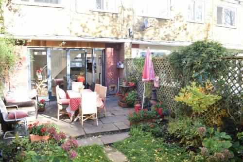 Modern 3 Bedroom Apartment in Brixton