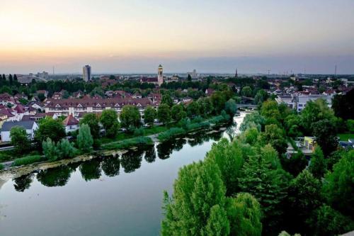 Vue panoramique sur l'établissement LouVi