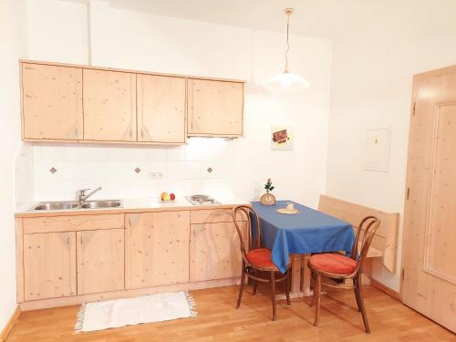 Η κουζίνα ή μικρή κουζίνα στο Residence Zum Theater