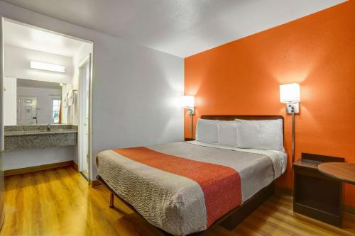 Postel nebo postele na pokoji v ubytování Motel 6-Marysville, CA