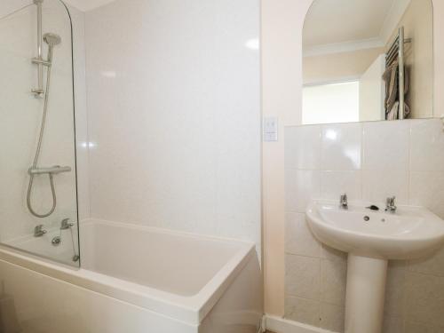 Et badeværelse på Lyndhurst Cottage