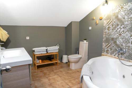 Koupelna v ubytování A&B Home Hotel