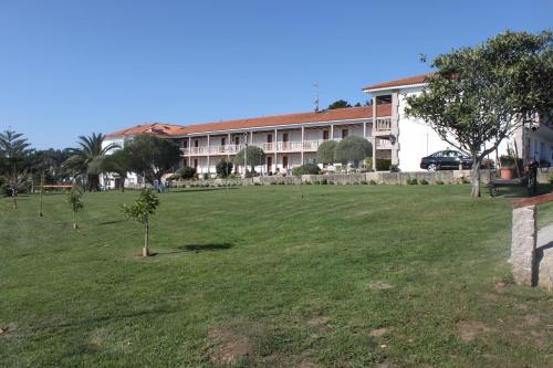 Κήπος έξω από το APARTHOTEL CABICASTRO Tres estrellas superior