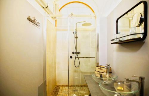 Kupatilo u objektu Le Bouquiniste, atypique, cosy, fibre, BedinShop