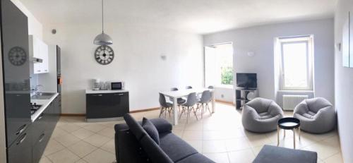 Μια τηλεόραση ή/και κέντρο ψυχαγωγίας στο Sonny apartments