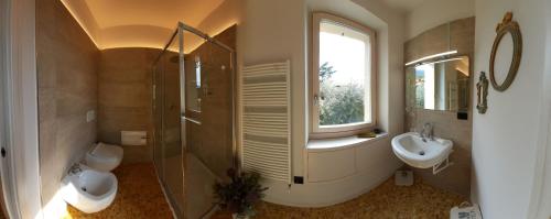 A bathroom at B&B ForseSiForseNo