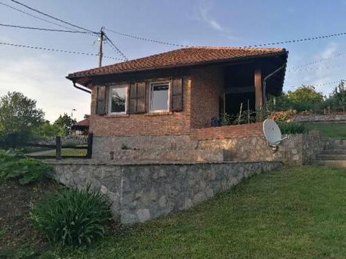 Το κτήριο όπου στεγάζεται  το διαμέρισμα