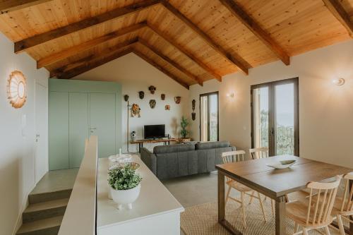 Mango House
