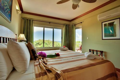 Postel nebo postele na pokoji v ubytování Laru Beya Resort