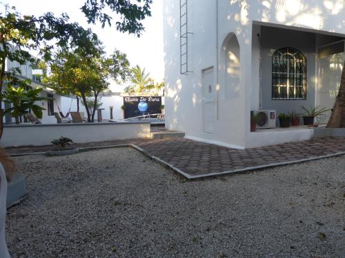Το κτήριο όπου στεγάζεται  το ξενοδοχείο διαμερισμάτων