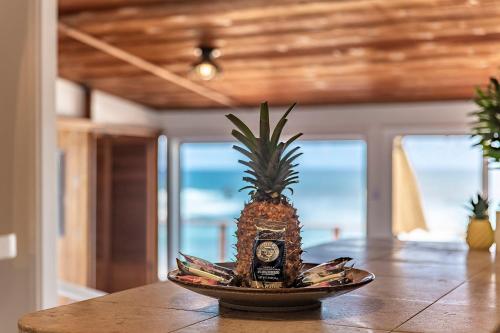 Gallery image of Hawaii Oceanfront Beach House Paradise on the Beach Family Activities in Haleiwa
