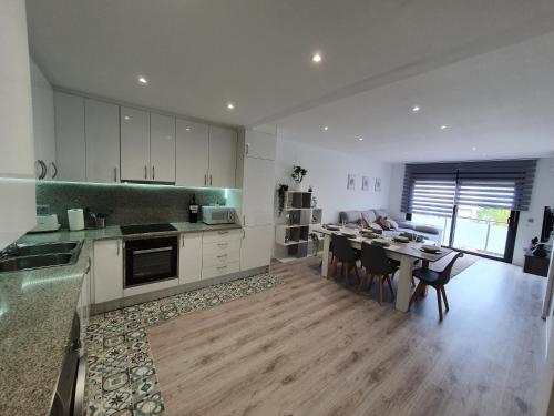 Gallery image of Moderno Duplex Comfort in Roses