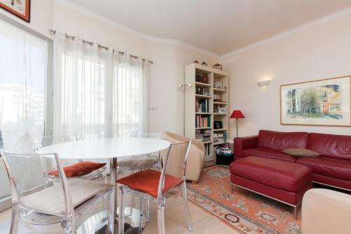 2-Br Apartment in City Center