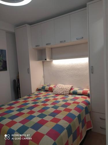 Lova arba lovos apgyvendinimo įstaigoje Apartamento SAN ANGELO BENIDORM VISTAS AL MAR