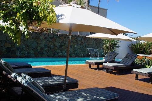 Kolam renang di atau dekat dengan Bayview Beachfront Apartments, in town right on the beach