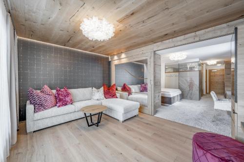 Postel nebo postele na pokoji v ubytování Hotel Gotthard-Zeit