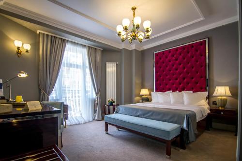 Letto o letti in una camera di Hotel Lido by Phoenicia