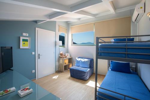 Postel nebo postele na pokoji v ubytování SKAI Two Floor Apartment