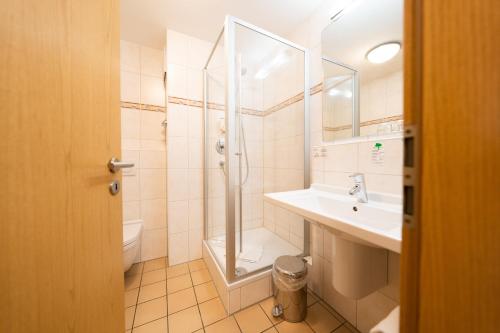 Koupelna v ubytování ates Hotel Kehl