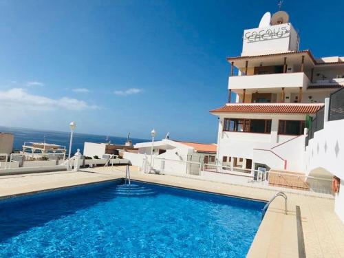 Los Cristianos, vistas al mar