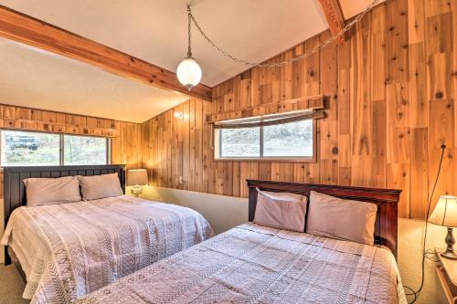 Galería fotográfica de Flathead Lake Waterfront Cabin with Dock and Kayaks en Polson