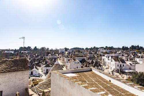 Vue générale sur Alberobello ou vue de la ville depuis la maison de vacances