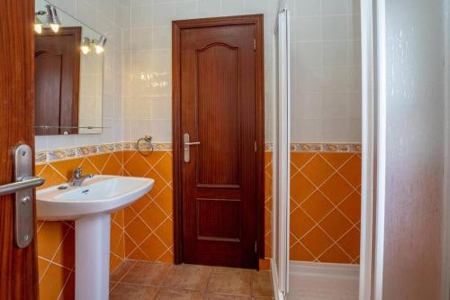 Bilik mandi di Villa Iris