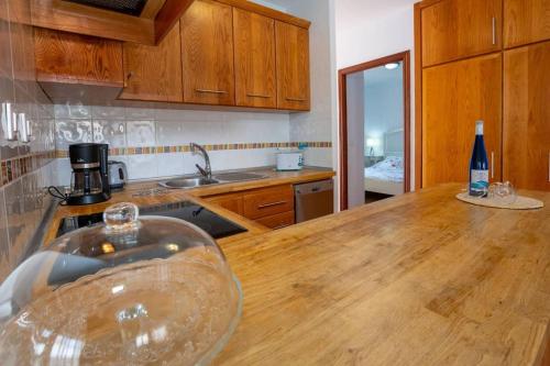 Dapur atau dapur kecil di Villa Iris