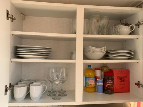 Imagen de la galería de Dartmouth 2 Bed Detached Chalet 144 Norton Park, en Dartmouth