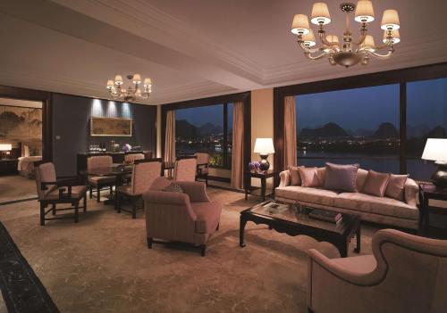 Χώρος καθιστικού στο Shangri-La Guilin