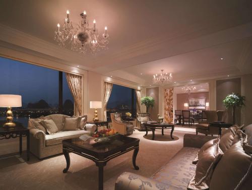 Χώρος καθιστικού στο Shangri-La Guilin