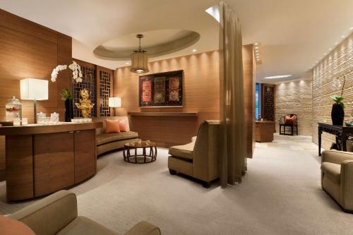 Shangri-La Vancouver Image