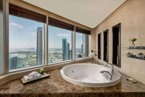 حمام في فندق شانغريلا دبي