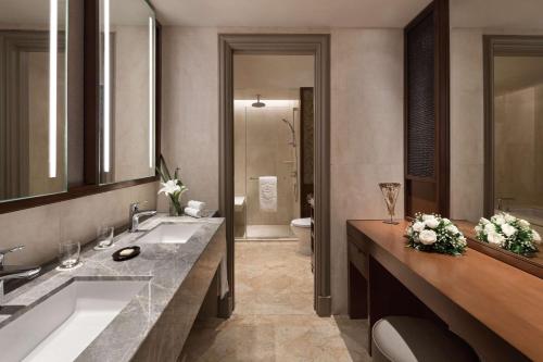 A bathroom at Shangri-la Surabaya