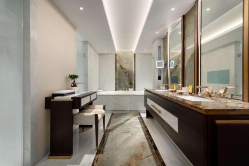 Shangri-La The Shard, London Image