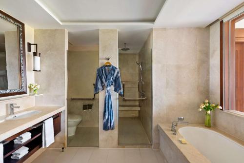 Koupelna v ubytování Shangri-La Sanya