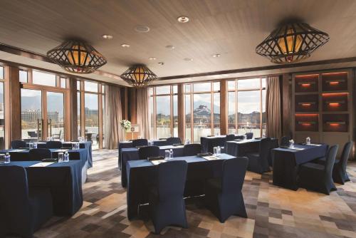 Ruang duduk di Shangri-La Lhasa