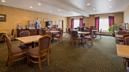 En restaurant eller et andet spisested på Best Western Penn-Ohio Inn & Suites