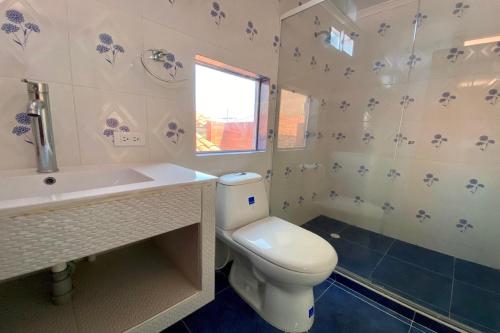 Salle de bains dans l'établissement Villa Santos Apartaestudios