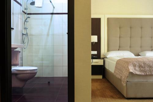two pictures of a bedroom with a bed and a bathroom at Hotel Atlas Halle in Halle an der Saale