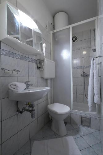 La Familia Apartments