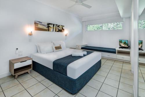Postel nebo postele na pokoji v ubytování Whitsunday Apartments on Hamilton Island by HIHA